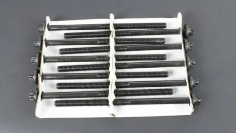 Болты головки (к-кт. 10 шт.) AJUSA 81044400