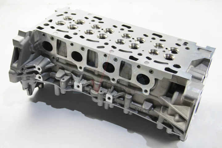 Головка блока цилиндров Renault Master 2.3dCi 10-/Trafic 2.0dCi 06- ASAHI LP 98526 (фото 1)