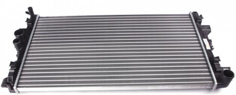 Радиатор охлаждения mb vito (w639) 03-(-/+ac) AUTOTECHTEILE 100 5038 (фото 1)