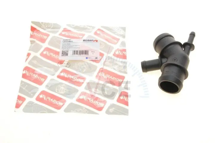 Фланец системы охлаждения vw bora/golf iv/sharan 1.4-2.8/1.9tdi 96-06 BOGAP A4252101 (фото 1)