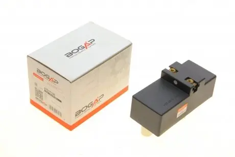 Блок управления вентилятором audi a3/seat leon/skoda octavia i/vw bora/golf iv 96-10 (12v) BOGAP A7617105