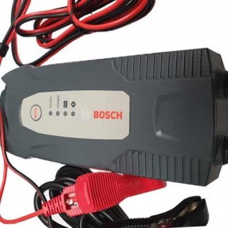 Імпульсний зарядний пристрій для заряджання акумуляторів C1 BOSCH 0 189 999 01M (фото 1)