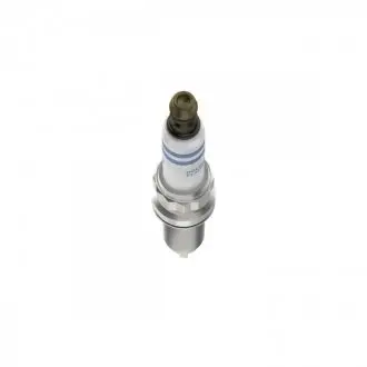Свеча зажигания BOSCH 0 242 140 543