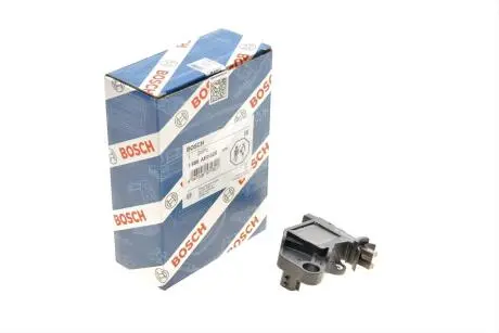 Регулятор напруги (90А) DACIA LOGAN, LOGAN II RENAULT CLIO III, CLIO III/HATCHBACK, CLIO IV, CLIO IV/HATCHBACK, LOGAN/STEPWAY II, MODUS 12.04- BOSCH 1 986 AE0 025