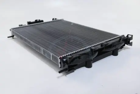 Радіатор води megane ii/sceniciii 2.0/1.5d-1.9d 02- BSG BSG 75-520-010