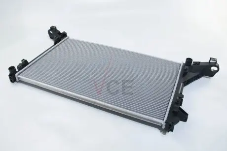 Радиатор охлаждения двигателя movano/master iii 2.3 cdti 10- BSG BSG 75-520-016