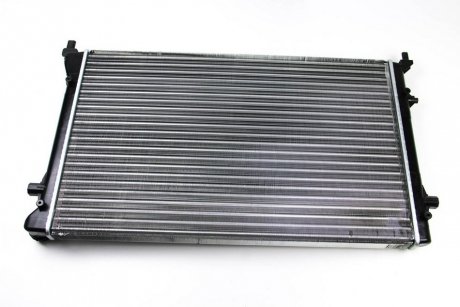 Радиатор, охлаждение двигателя BSG BSG 90-520-013 (фото 1)
