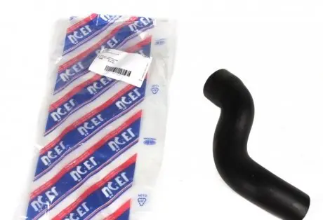 Патрубок интеркулера vw t4 2.5tdi 95-03 ÜC-EL 65145