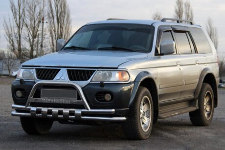 Передняя защита ST015↗WT (нерж) Mitsubishi Pajero Sport 1996-2007 гг. Can Automotive DD22584