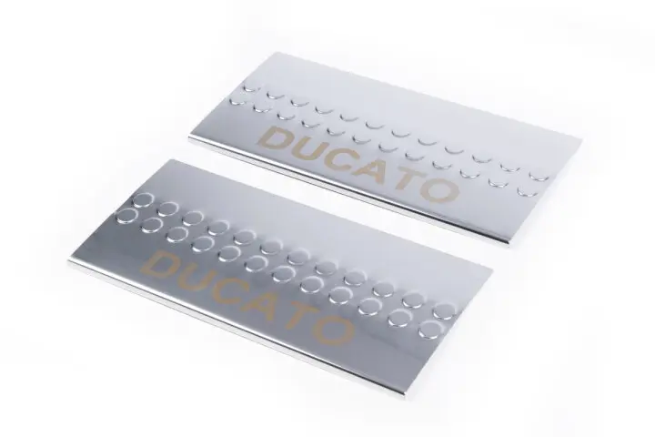 Фото 1 - Накладки на внутренние пороги V1 (2 шт., нерж) Fiat Ducato 2006-2025 гг. CarmoS CAR0030 Накладки на внутренние пороги V1 (2 шт., нерж) Fiat Ducato 2006-2025 гг. CarmoS CAR0030 (фото 1)