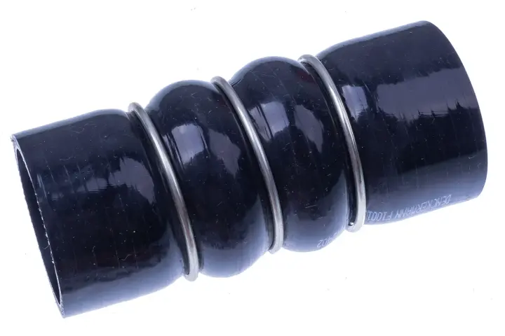 Патрубок интеркулера Citroen C3-C4-Peugeot 1007-2008-207-208-4008 1.2 THP-1.6 HDi 09- DENCKERMANN F100135 (фото 1)