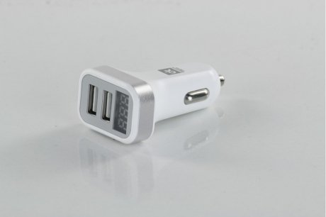 Автомобільний зарядний пристрій 2usb (12/24v - 5v 2,4a), led display, білий <дк> DK DK-CT04W