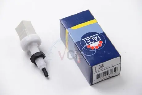 Выключатель фонаря сигнала торможения FACET 7.1066