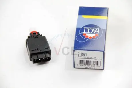 Вимикач ліхтаря сигналу гальмування FACET 7.1081