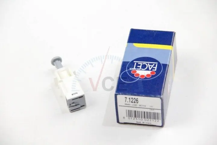 Фото 1 - Вимикач, привод зчеплення (tempomat) FACET 7.1226 Вимикач, привод зчеплення (tempomat) FACET 7.1226 (фото 1)