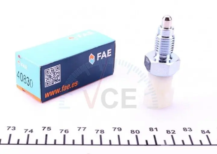 Фото 1 - Вимикач, фара заднього ходу FAE 40830 Вимикач, фара заднього ходу FAE 40830 (фото 1)