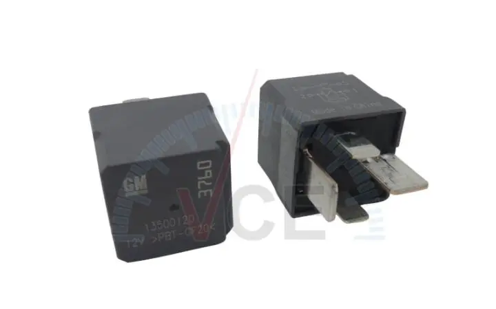 Фото 1 - Реле насоса/стартера O(B), V(B), A(G), A(H) 70A General Motors 13500120 Реле насоса/стартера O(B), V(B), A(G), A(H) 70A General Motors 13500120 (фото 1)
