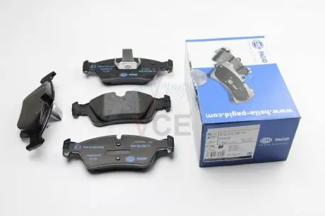 Комплект тормозных колодок, дисковый тормоз HELLA 8DB 355 008-741