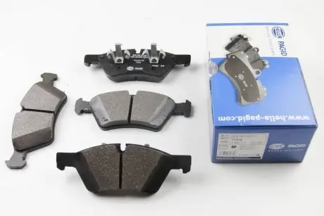 Комплект тормозных колодок, дисковый тормоз HELLA 8DB 355 012-011