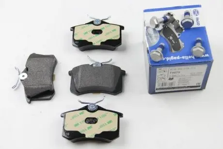 Комплект тормозных колодок, дисковый тормоз HELLA 8DB 355 018-111