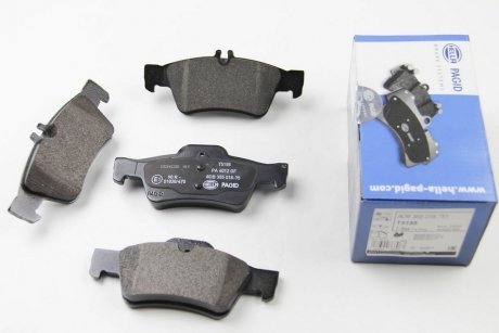 Комплект тормозных колодок, дисковый тормоз HELLA 8DB 355 018-751 (фото 1)