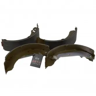 Комплект тормозных колодок LPR 01380B