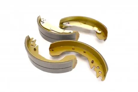 Комплект тормозных колодок LPR 04650