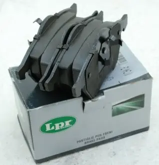 Тормозные колодки передние LPR 05P639