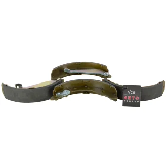 Тормозные колодки барабанные LPR 06830