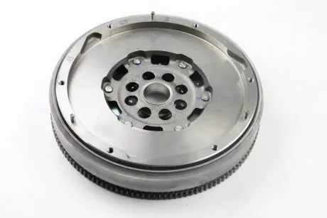 Маховик LUK 415 0225 10