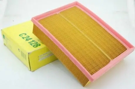 Повітряний фільтр MANN-FILTER C 24 128