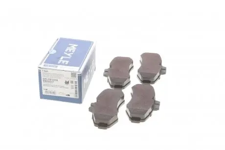 Комплект тормозных колодок, дисковый тормоз MEYLE 025 230 2220