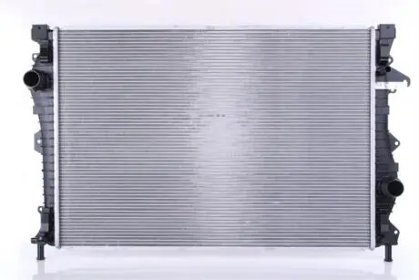 Радіатор охолодження двигуна Nissens 606681