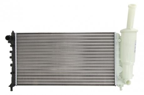 Радиатор, охлаждение двигателя Nissens 61886 (фото 1)