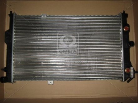 Радиатор, охлаждение двигателя Nissens 630641 (фото 1)
