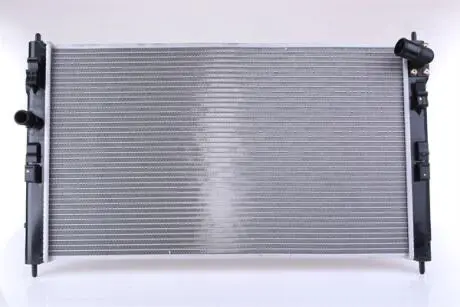 Радіатор двигуна, головний Nissens 636034