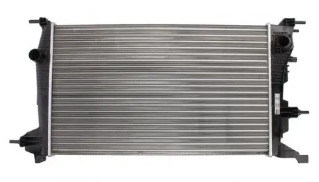 Радиатор, охлаждение двигателя Nissens 637647