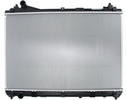 Радиатор, охлаждение двигателя Nissens 64200 (фото 1)