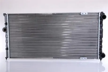 Радиатор, охлаждение двигателя Nissens 652681