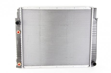 Радиатор, охлаждение двигателя Nissens 65530A (фото 1)
