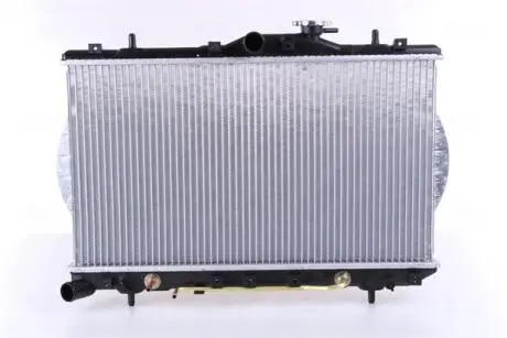 Радиатор, охлаждение двигателя Nissens 670011
