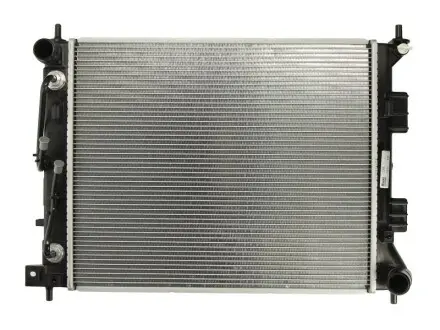 Радіатор системи охолодження Nissens 67608