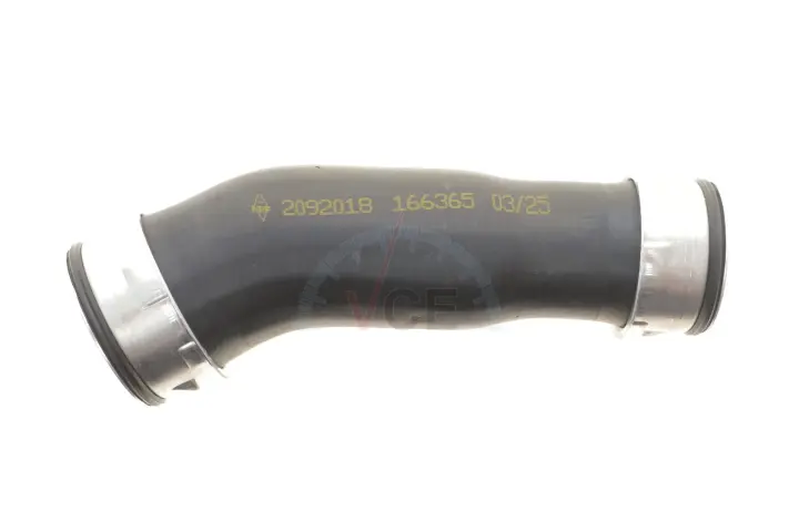 Фото 1 - Шланг интеркулера (Выпускная сторона, диаметр 35-37мм, длина 215мм, черный) VW CALIFORNIA T5 CAMPER, MULTIVAN T5 NRF 166365 Шланг интеркулера (Выпускная сторона, диаметр 35-37мм, длина 215мм, черный) VW CALIFORNIA T5 CAMPER, MULTIVAN T5 NRF 166365 (фото 1)