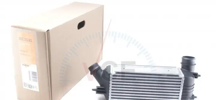 Фото 1 - Интеркуллер NRF 30242 Интеркуллер NRF 30242 (фото 1)