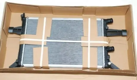 Радиатор охлаждения двигателя NRF 507529