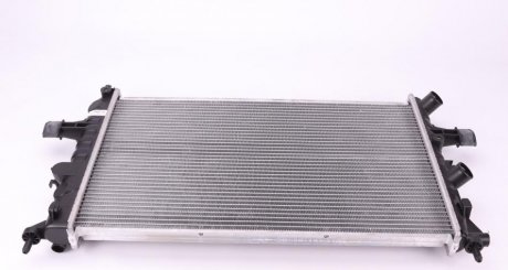 Радиатор охлаждение двигателя NRF 58176 (фото 1)
