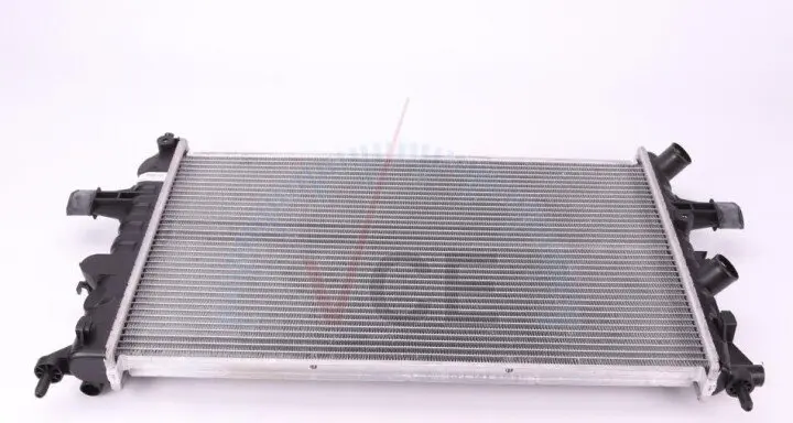 Радіатор охолодження двигуна NRF 58176 (фото 1)