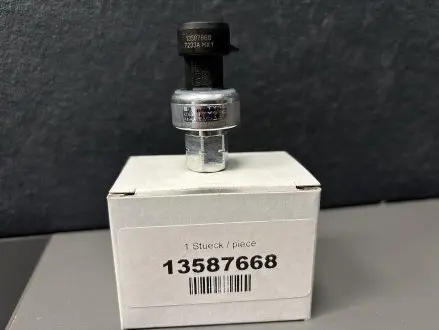 Датчик давления кондиционера Astra G,,Vectra B/C,Zafira OEM 13587668
