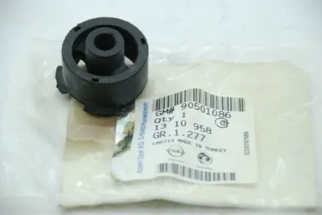 Буфер радіатора верхній Opel 1310958