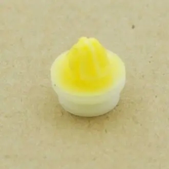 Клипса обшивки дверей Opel 4414720